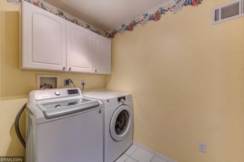 1090 Heather Dr, Saint Paul MN  55129-8573 exterior