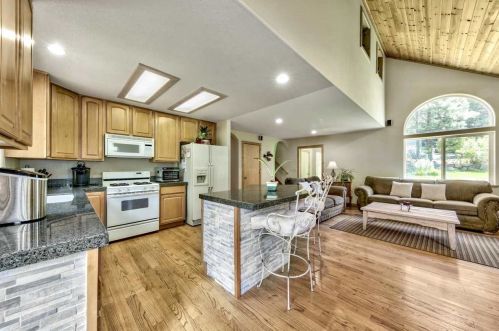 14575 Donnington Ln, Truckee CA  96161-2200 exterior