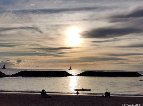 410 Atkinson Dr, Honolulu HI  96814-4730 exterior