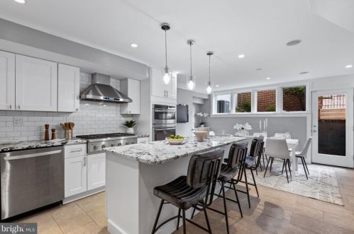 1726 Lombard St, Philadelphia PA  19147-1531 exterior