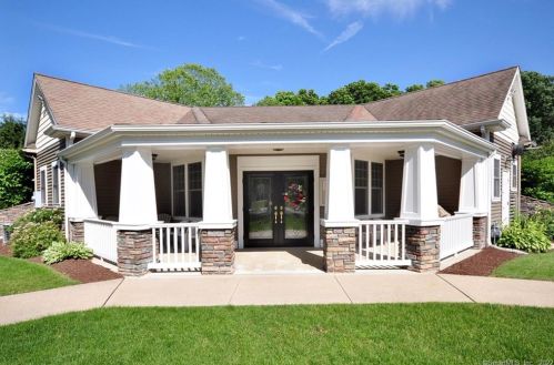 20 Riverview Dr, Wapping CT  06074-3580 exterior