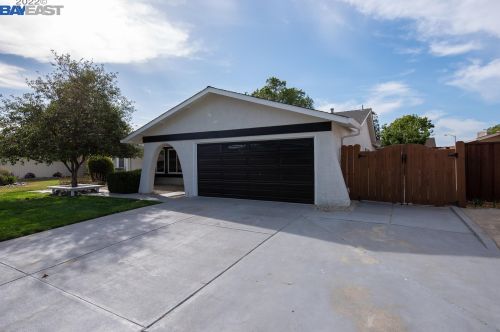 842 Yolo Way, Livermore, CA 94551-1669