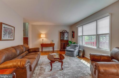 9001 Teddy Rae Ct, Springfield VA 22152-2644 exterior