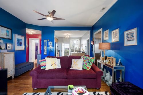 3843 Altgeld St, Chicago, IL 60647-1060
