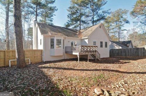 1192 Mountain Springs Dr, Kennesaw GA  30144-5611 exterior
