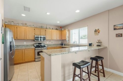 17876 Robusta Dr, Riverside CA  92503-7072 exterior