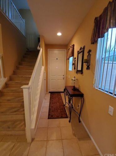 5625 Mapleview Dr, Riverside, CA 92509-7334
