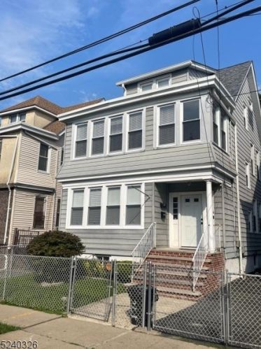 198 Munn Ave, Irvington, NJ 07111-2728