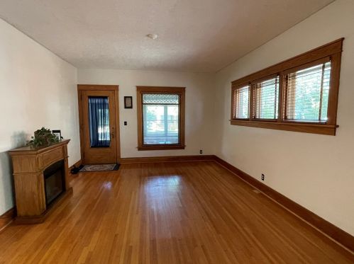 812 Farragut Pl, Joliet, IL 60435-6008