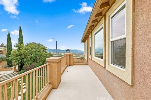 16849 Ridge Cliff Dr, Riverside CA  92503-0251 exterior