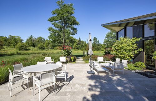 2500 Telegraph Rd, Bannockburn IL  60015-1540 exterior