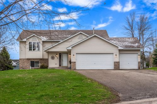 2035 Greens Cir, Howard Lake, MN 55349-5228