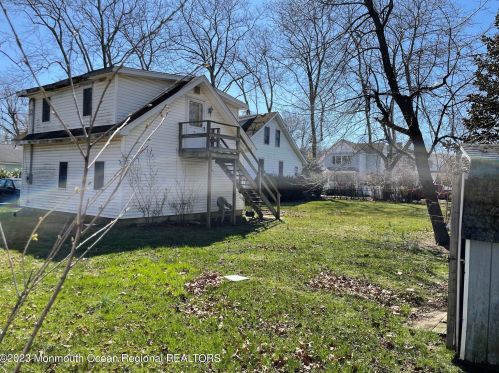 47 Shore Acres Ave, Middletown, NJ 07748-5449