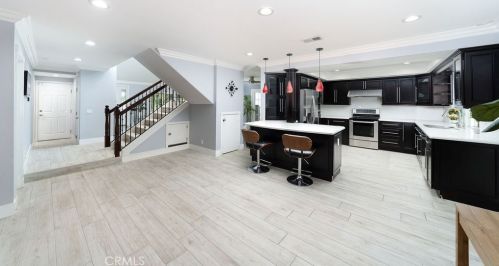 1332 Pembrooke Ln, Anaheim CA  92804-5434 exterior