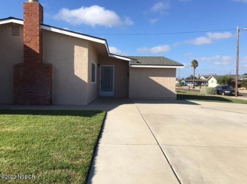4497 Dancer Ave, Santa Maria, CA 93455-3742