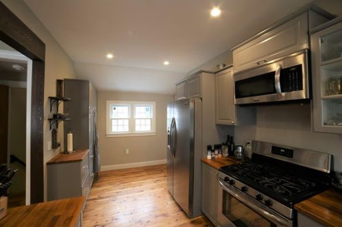 20 Mission Pl, Providence, RI 02908-1923