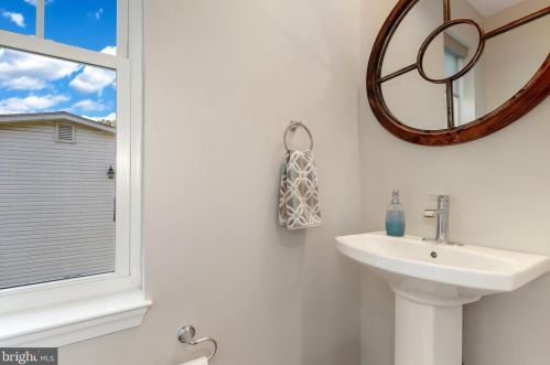 4722 Girton Ave, Shady Side MD 20764-9602 exterior