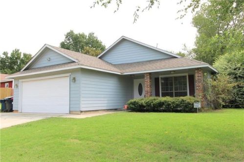4412 Brookwood Dr, Noble, OK 73068-4400