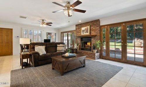 2347 Caracas St, Glendale CA  91214-3004 exterior