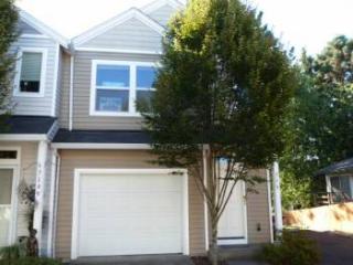 716 Barton Ave, Gladstone, OR