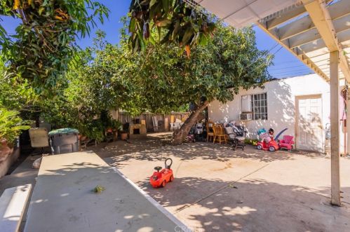 928 Mcfadden Ave, Santa Ana CA 92707-1113 exterior