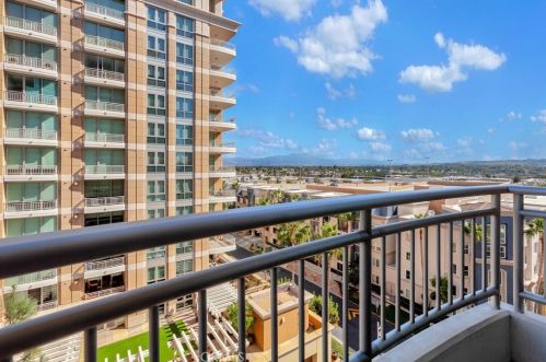 5082 Scholarship, Irvine CA  92612-5695 exterior