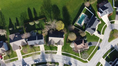 1315 Yorkshire Dr, Sycamore IL  60178-3236 exterior