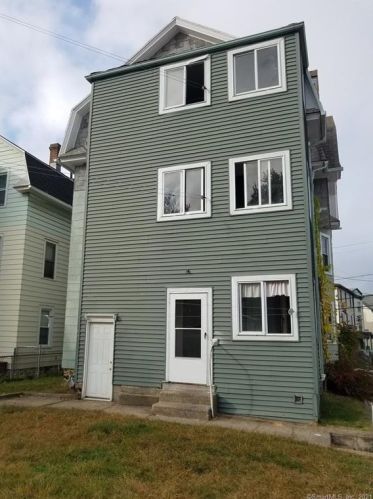 895 Baldwin St, Waterbury, CT 06706-1514
