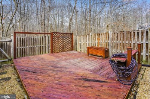 8675 Hickory Ridge Ct, Springfield VA  22153-3703 exterior