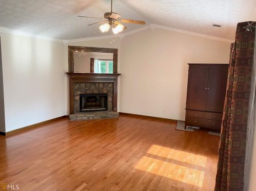 30 Garden Cv, Stockbridge, GA 30281-1561