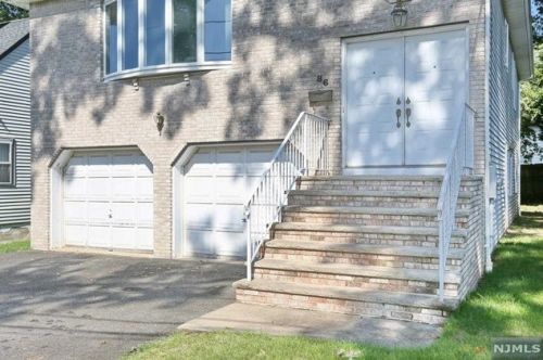 86 Wyandotte Ave, Dumont, NJ 07628-2120