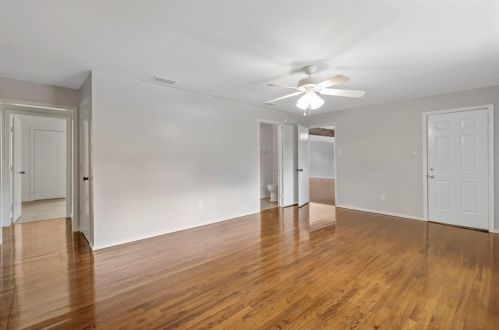 4859 Eastline Dr, Fort Worth TX  76119-4619 exterior