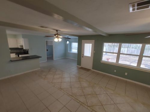 633 Mosswood Dr, Conroe TX  77302-1170 exterior