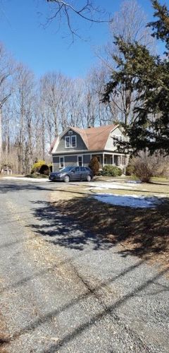 208 High St, East Hampton, CT 06424-2011