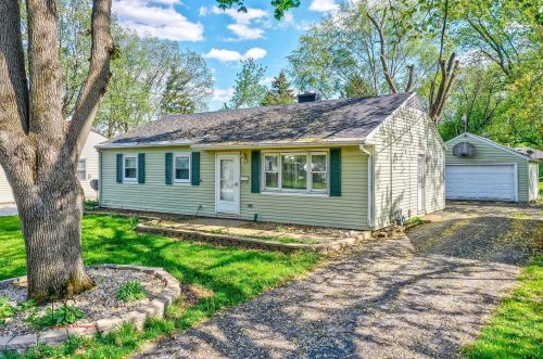 303 View St, Ottawa, IL 61350-4343