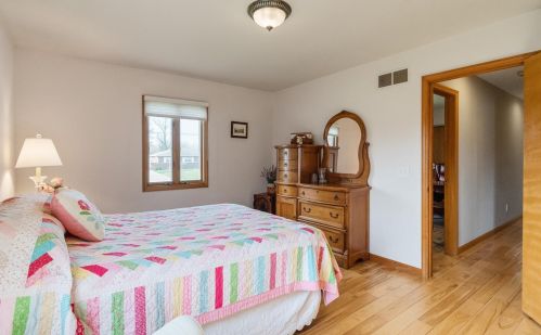 9146 Fidelis Dr, Cincinnati OH 45242-7431 exterior