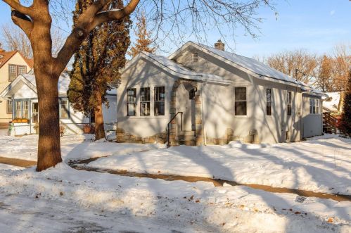 5221 43rd Ave, Minneapolis, MN 55417-2209