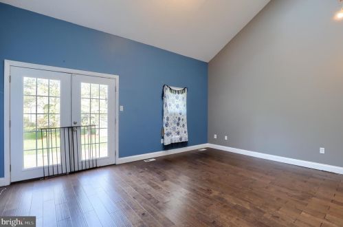 1551 Dunmore Dr, Lancaster PA  17602-1247 exterior