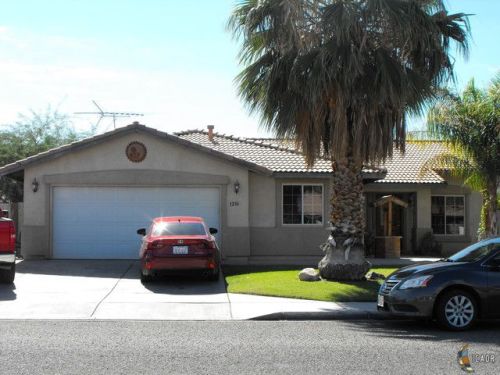 1216 7th St, Calexico, CA 92231-3369