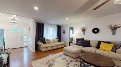 11549 Courtdale Dr, The Ledges, IL 61073-9241