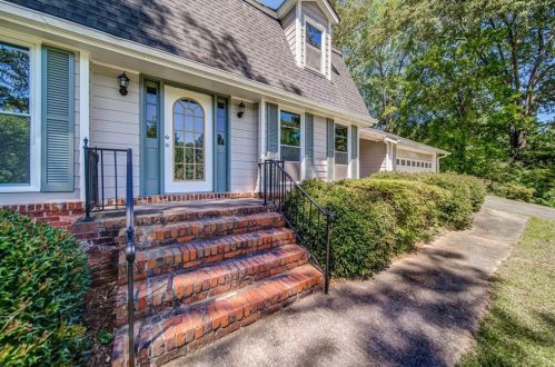 765 Hickory Ridge Rd, Lilburn, GA 30047-3115