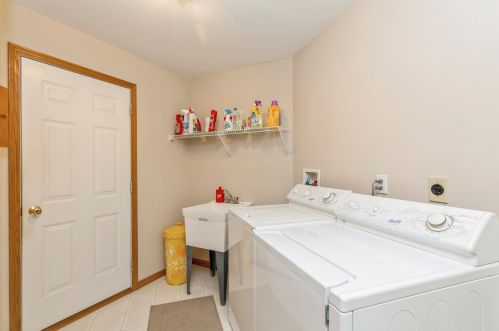 188 Mclaren Dr, Sycamore IL  60178-2255 exterior