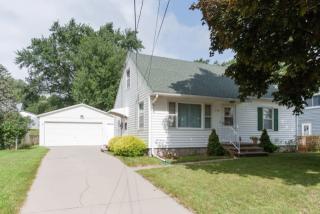 910 Knollcrest Dr, Midway, IA 52302-3130