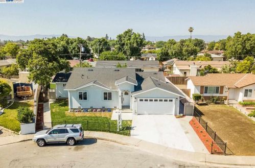 416 Easter Ave, Milpitas CA  95035-4203 exterior