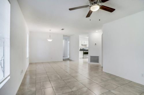 316 11th St, Conroe, TX 77301-3927
