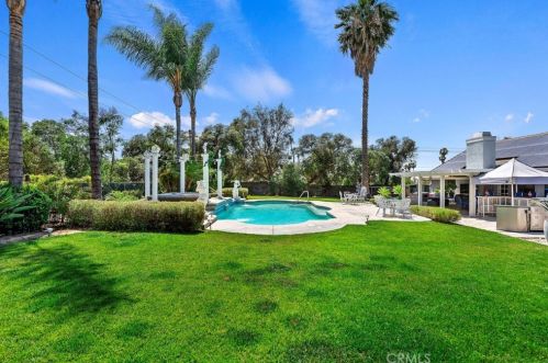 1678 Southport Dr, Riverside CA  92506-5449 exterior