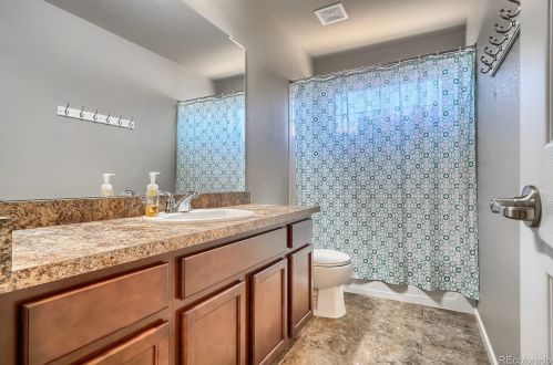 26840 Roxbury Pl, Denver CO  80016-7527 exterior