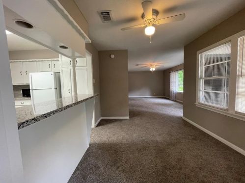 1102 Thomas Ave, Conroe TX  77301-1763 exterior