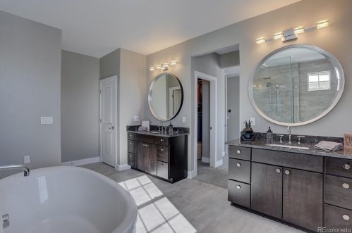 27661 Lakeview Dr, Aurora CO 80016 exterior