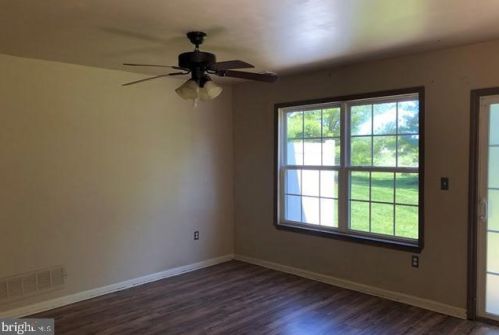 62 Augusta Dr, Columbus, NJ 08022-2359